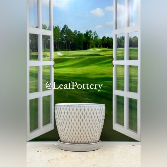 Diamantito (SM) White Ceramic Planter Pot with Saucer Attached - Picture 1 of 9